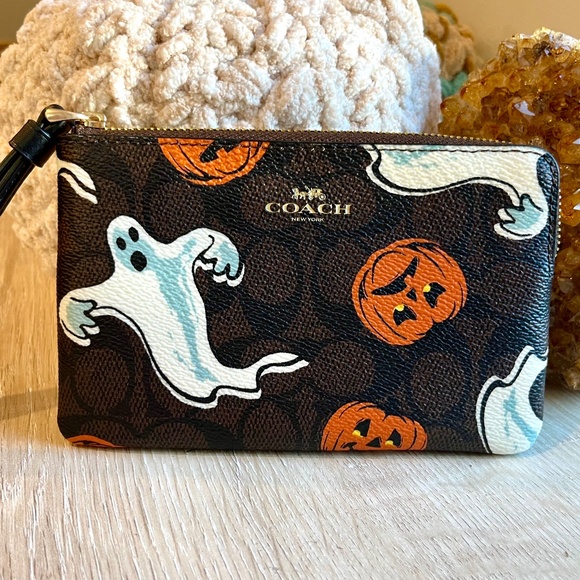 SALE 🔥 COACH 2025 NWT SOLD OUT Ghost & Pumpkin Wristlet LIMITED EDITION - Picture 1 of 5
